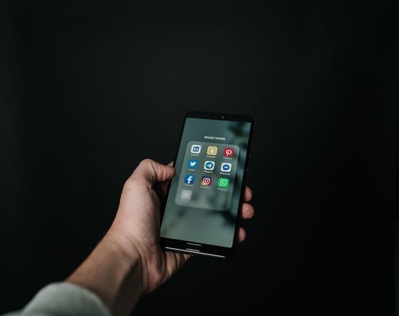 Unpacking ⁤the ⁢Myth: How ⁢Employers Scout⁢ Your Online⁣ Presence