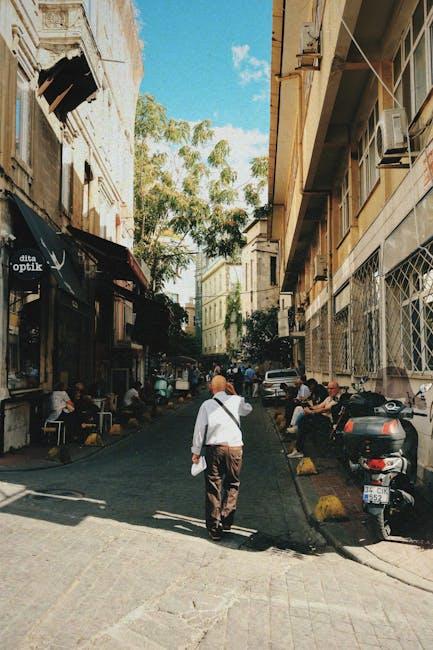 Building Your Community: From Viewers to Loyal Fans