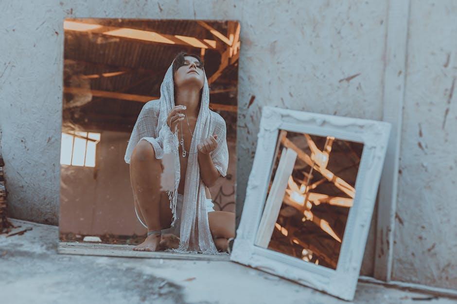 Behind the Curtain:‍ The Enigmatic Life of a Forgotten Artist