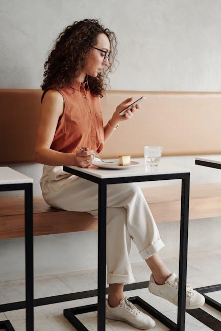 Inside the Mind of ⁣a Social Media Juggernaut: What Makes⁢ Them Tick