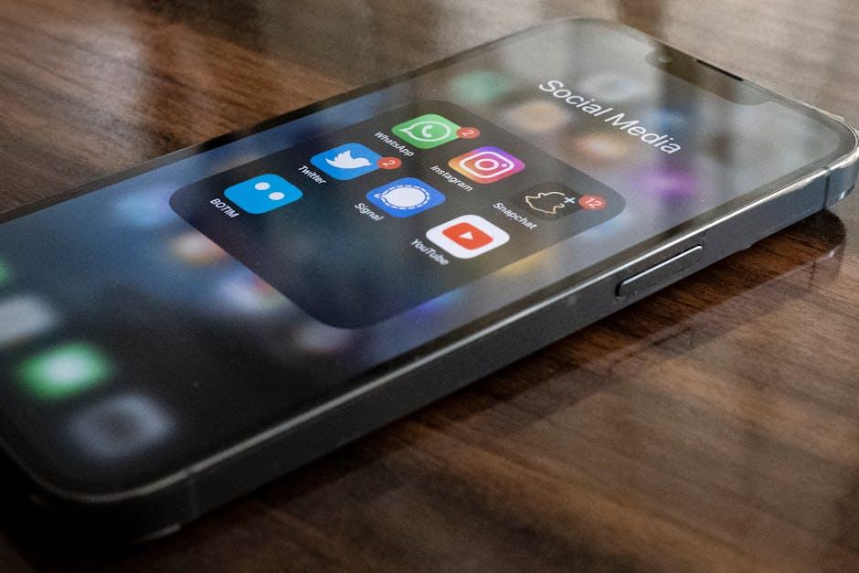 Tech-Savvy Tools and Tips to Stay Updated Without the ​Clutter